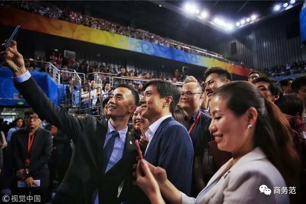 马云穿的什么牌子西装,马云穿的西装