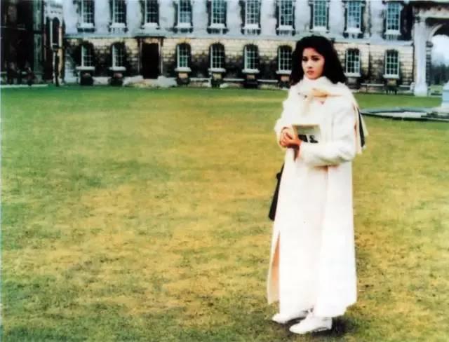 她是亚视第一选美冠军，丈夫出轨多位女星，晚年令人唏嘘