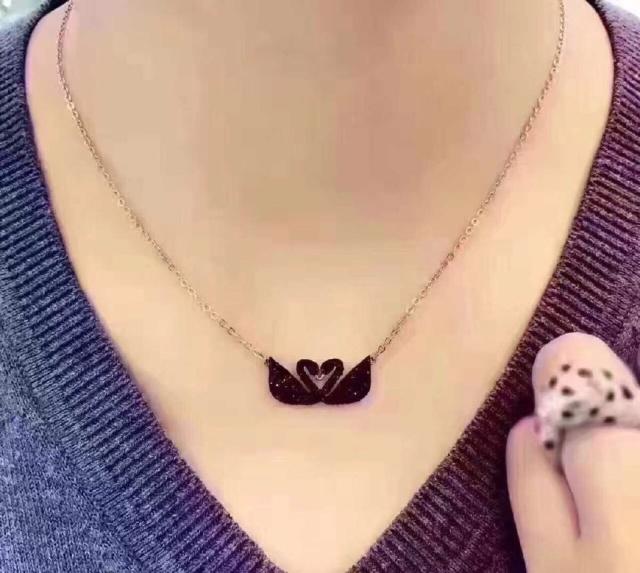 施华洛世奇天鹅项链怎么查询真假,施华洛世奇天鹅项链材质是银吗