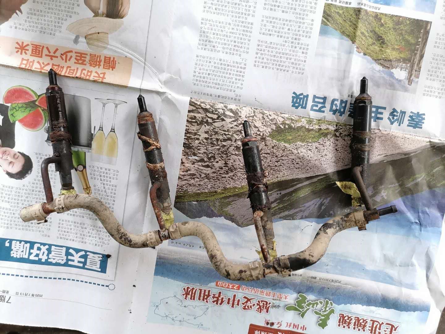 才跑4万公里货车烧机油怎么回事,发动机烧机油活塞发黑