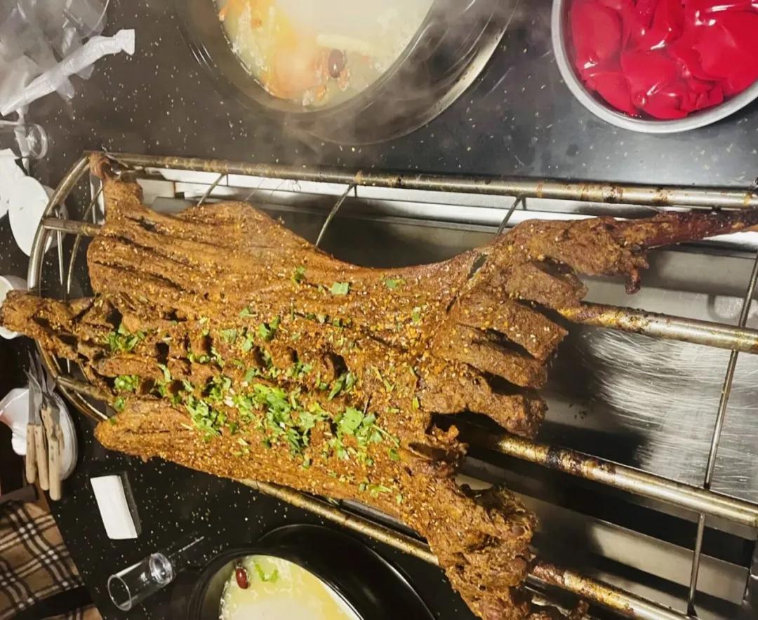 重庆南坪南山天香烤全羊,重庆688烤全羊在哪里