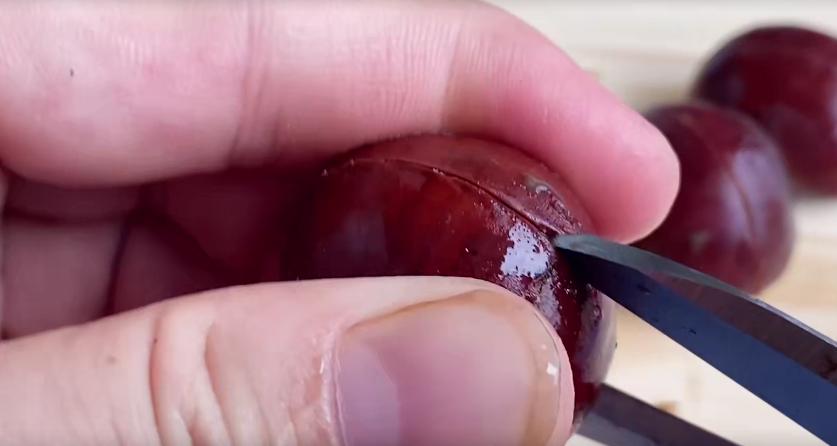 板栗怎么去壳最简单方法视频,才知道剥栗子有这样的方法