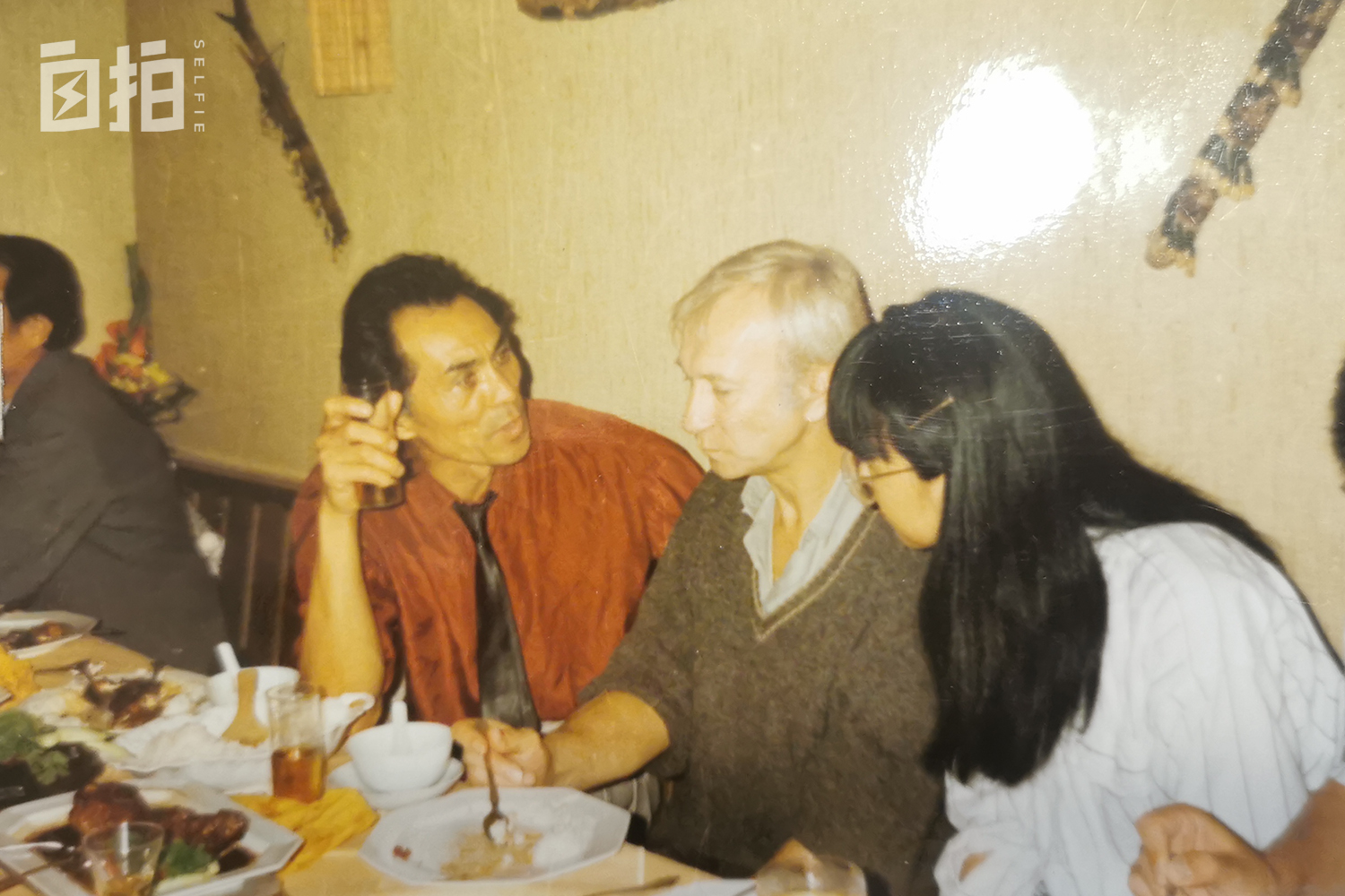 我，49岁开始北漂，79岁走秀爆红，85岁学开飞机，一辈子都在演戏