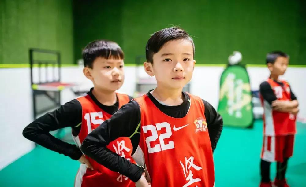 山东青少年军事夏令营招生,山东青少年素质培训夏令营