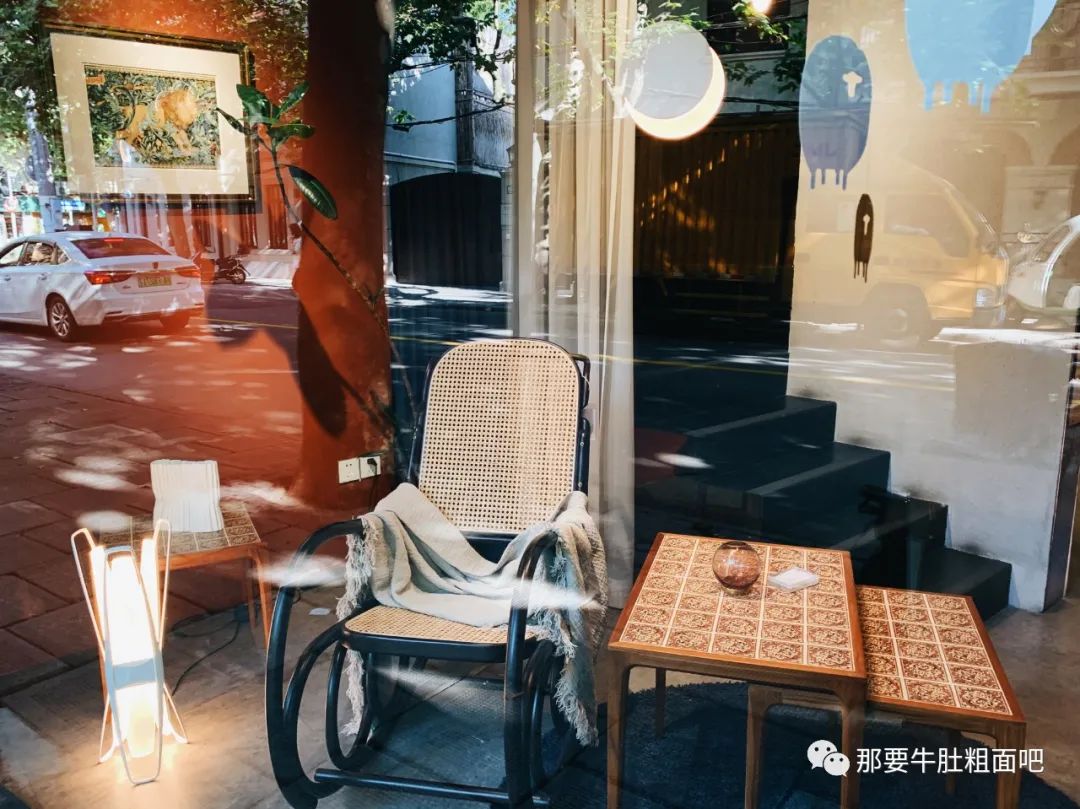 现代风格网购家具店铺推荐,买家具最容易踩的坑是什么