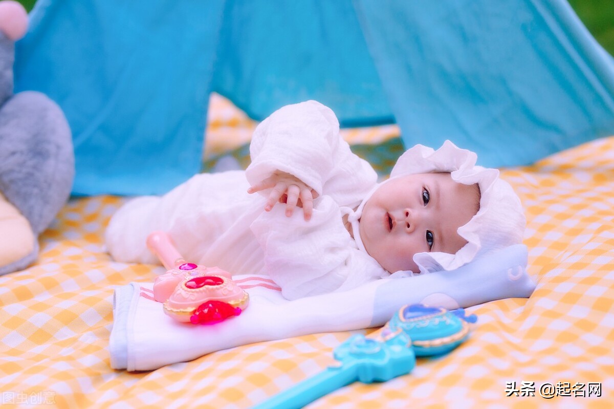 三点水的字女孩子的名字寓意好的,带三点水和木字旁的好听男孩名字