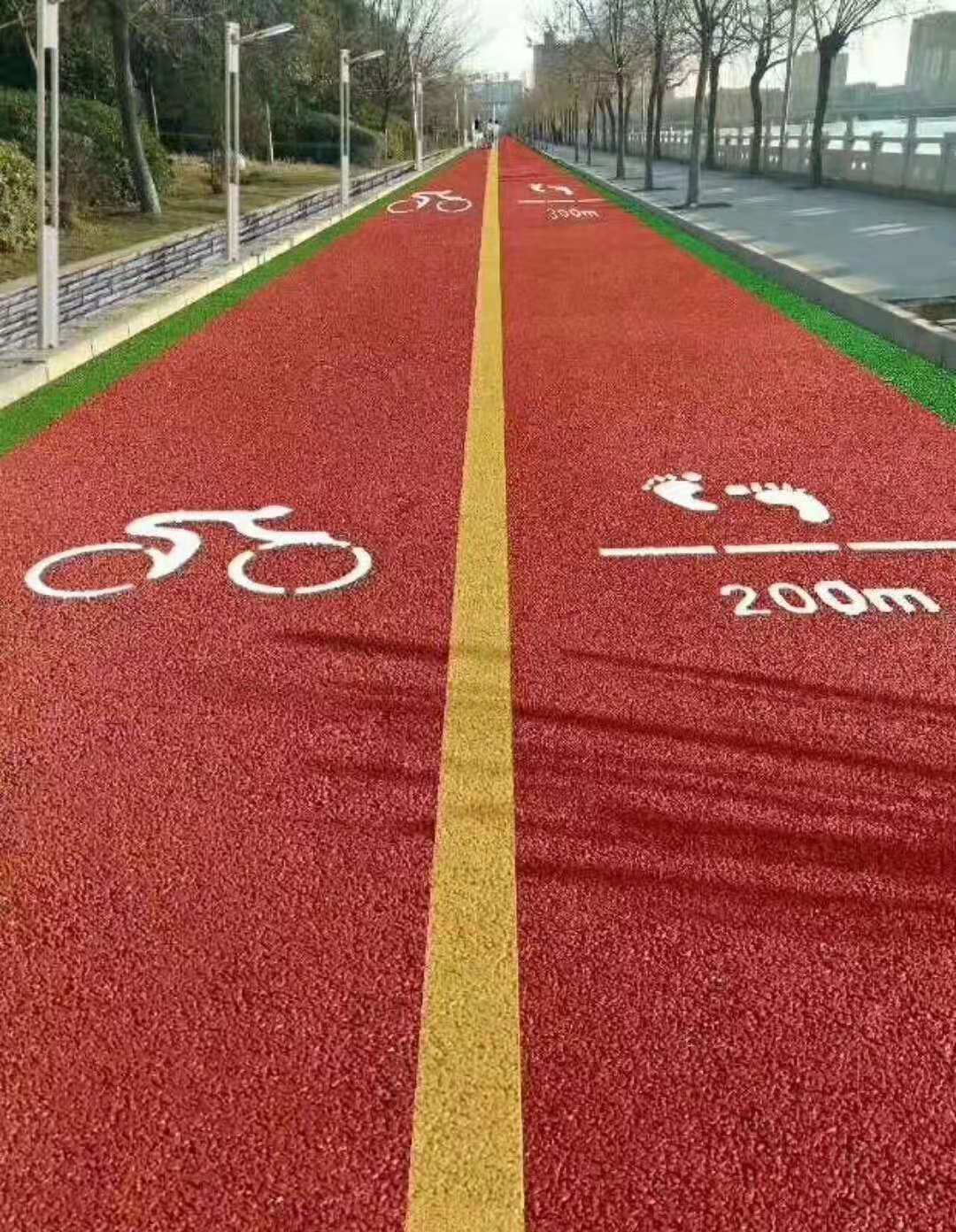 秀外慧中霞之大者东莞市鑫彪实业投资有限公司总经理程秀霞