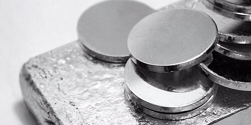 银饰品发黄可以用酒精洗吗,为什么银首饰越戴越黑