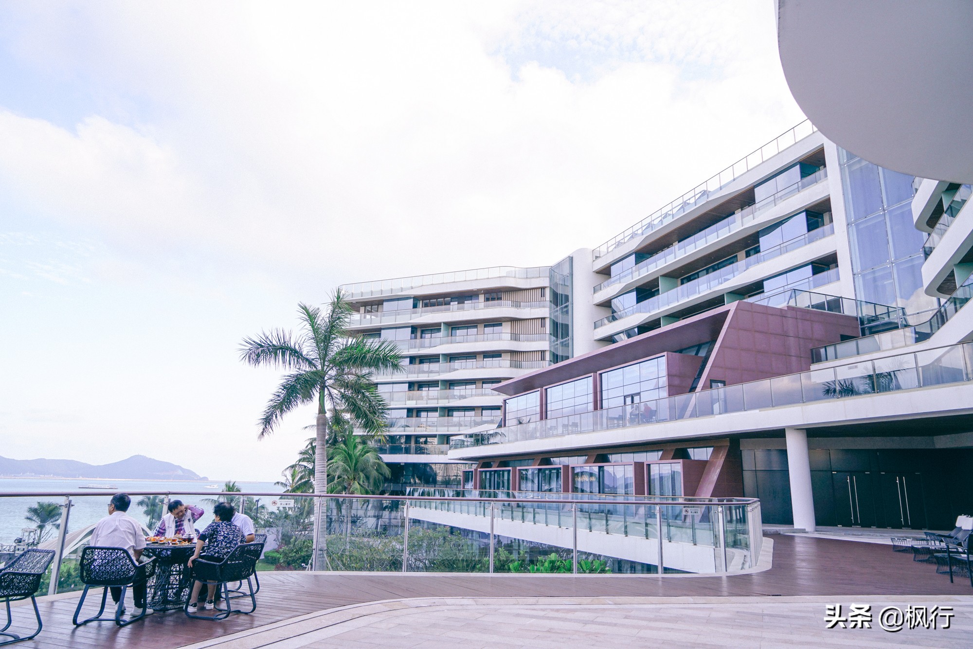 被猴子袭击，门票昂贵，拍照被轰，被我全程吐槽的三亚到底值不值