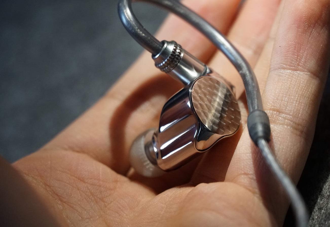 一万块钱的音响音质有多好,一万块耳机音质