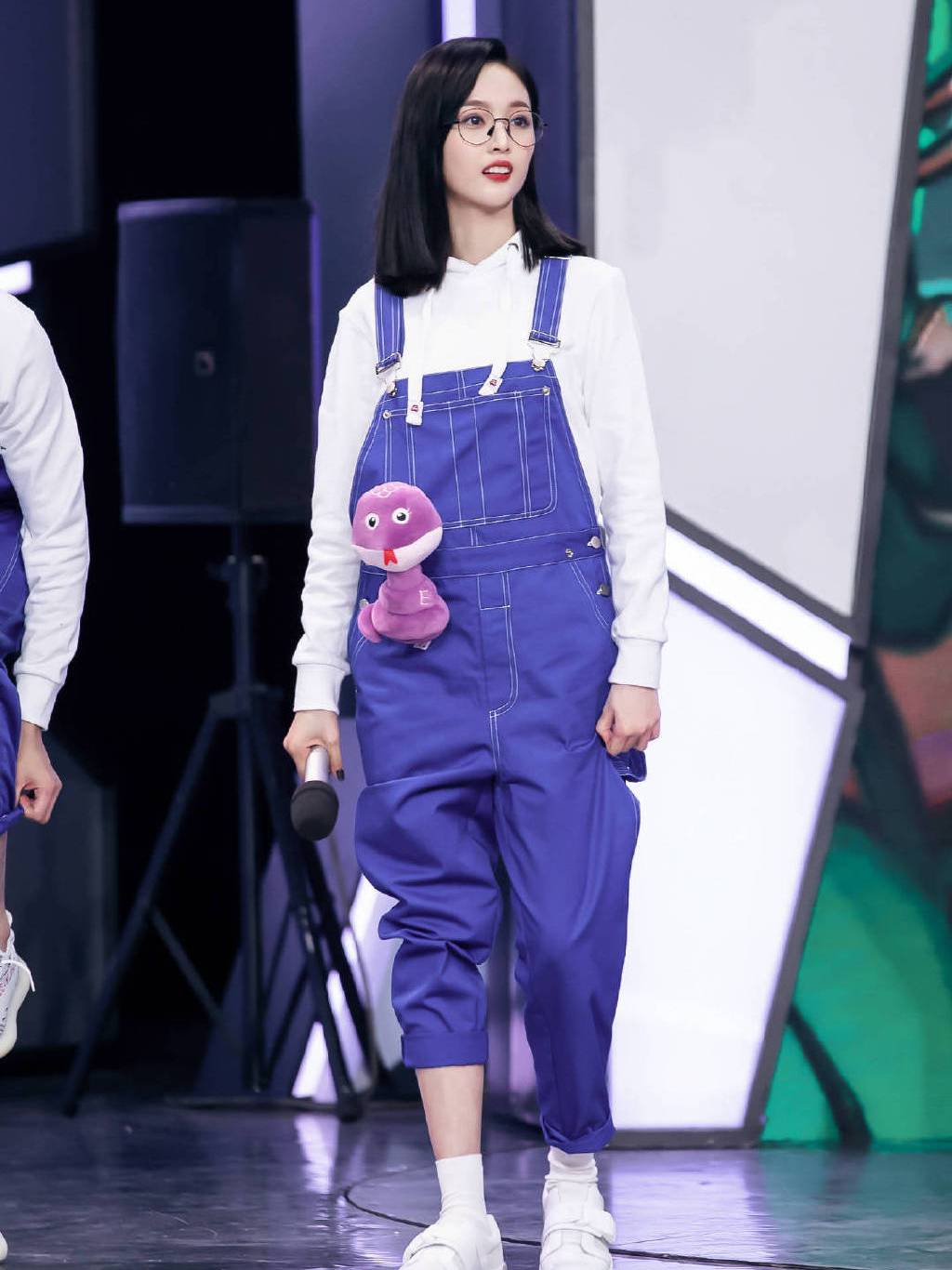 吴宣仪林允红裙,鞠婧祎林允儿吴宣仪热舞