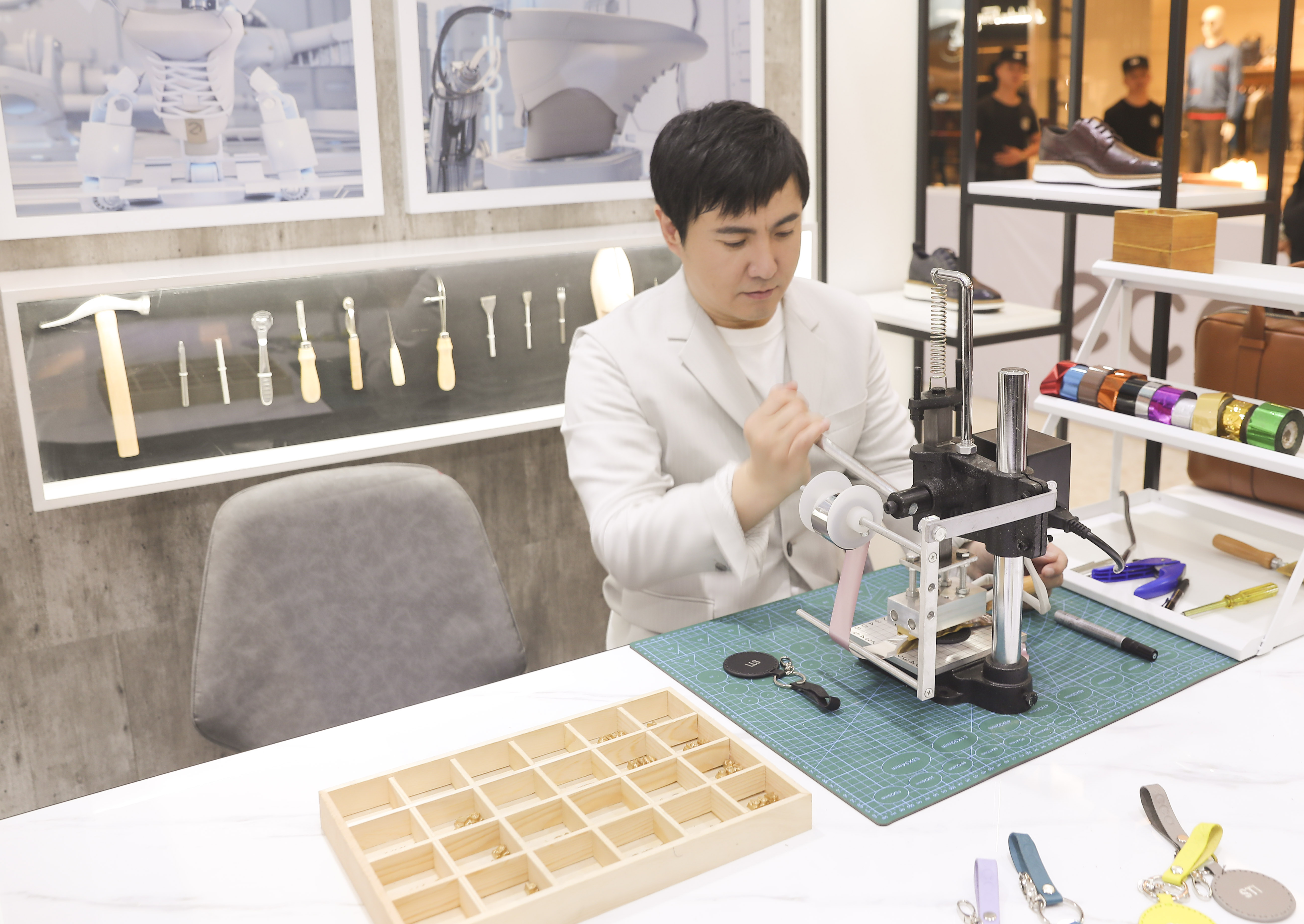 ecco2023鏂板搧瑙嗛,ecco2022鏂板搧