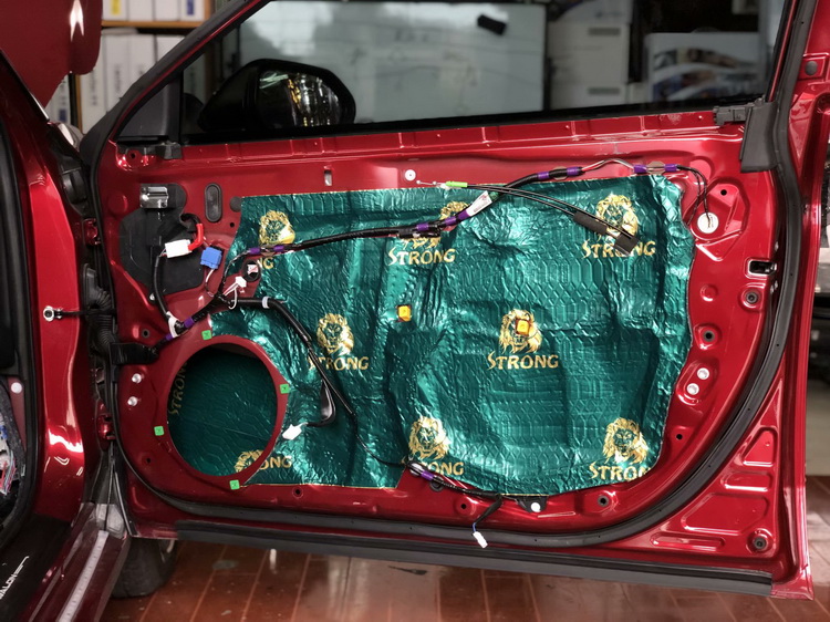 成都亚洲龙音响改装,成都丰田海狮汽车音响改装