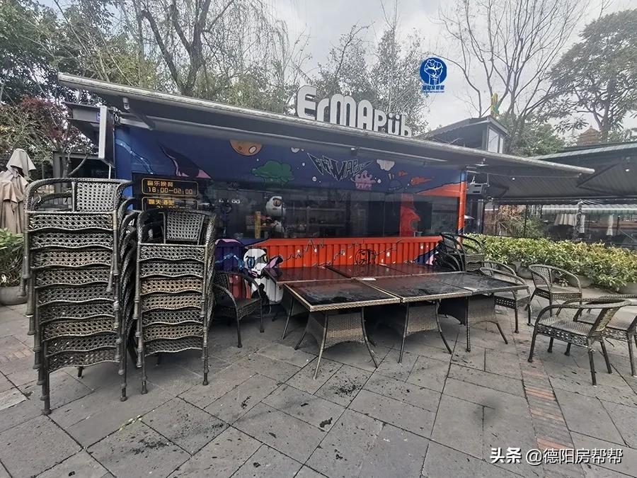 在这些酒精浓度50°的德阳街头,“耍家们”找到了商机