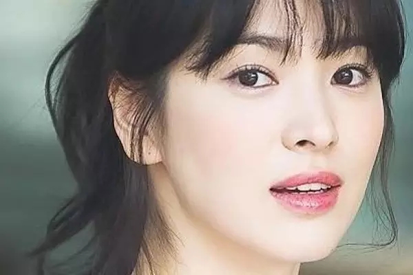 sk2小灯泡跟科颜氏哪个美白效果好,有没有sk2美白小灯泡的平价代替品