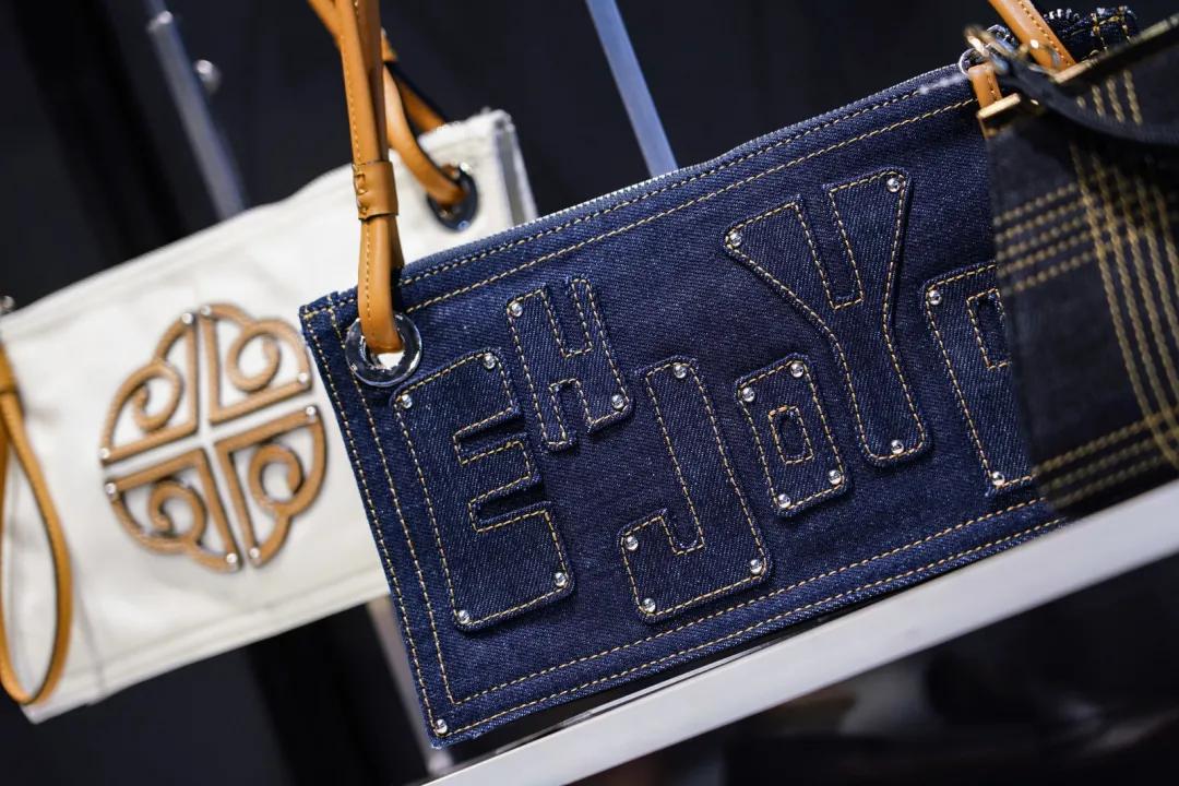 男装女装潮流感爆棚,冬季潮流男装女装穿搭