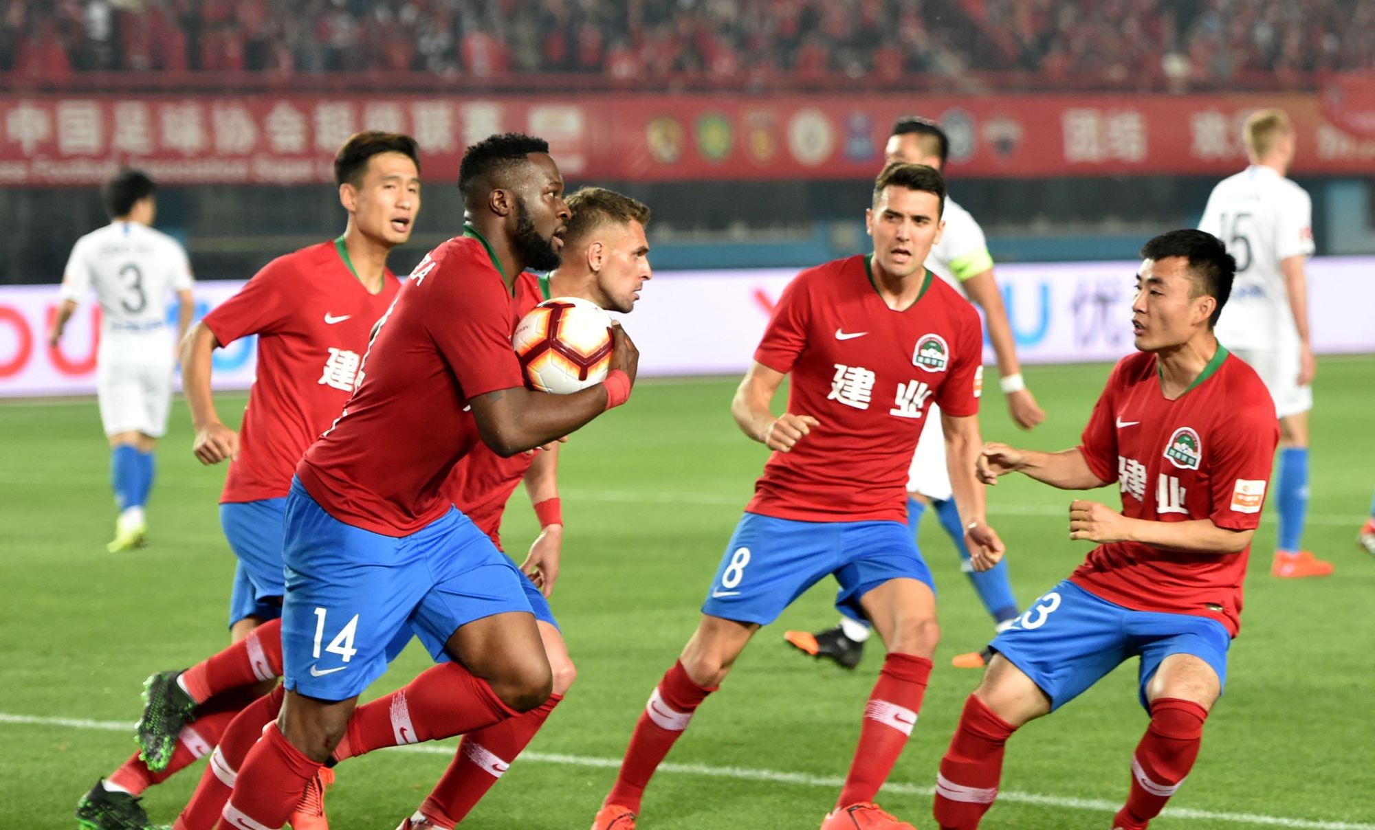 河南建业3比2战胜广州富力集锦,河南神锋