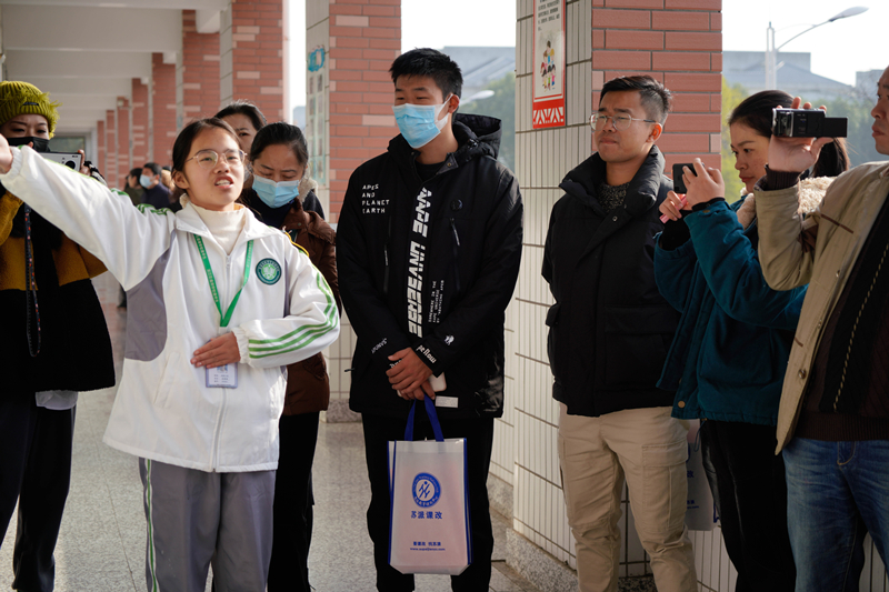这所年轻学校的“教育奇迹”引来百余位教育同仁观摩学习