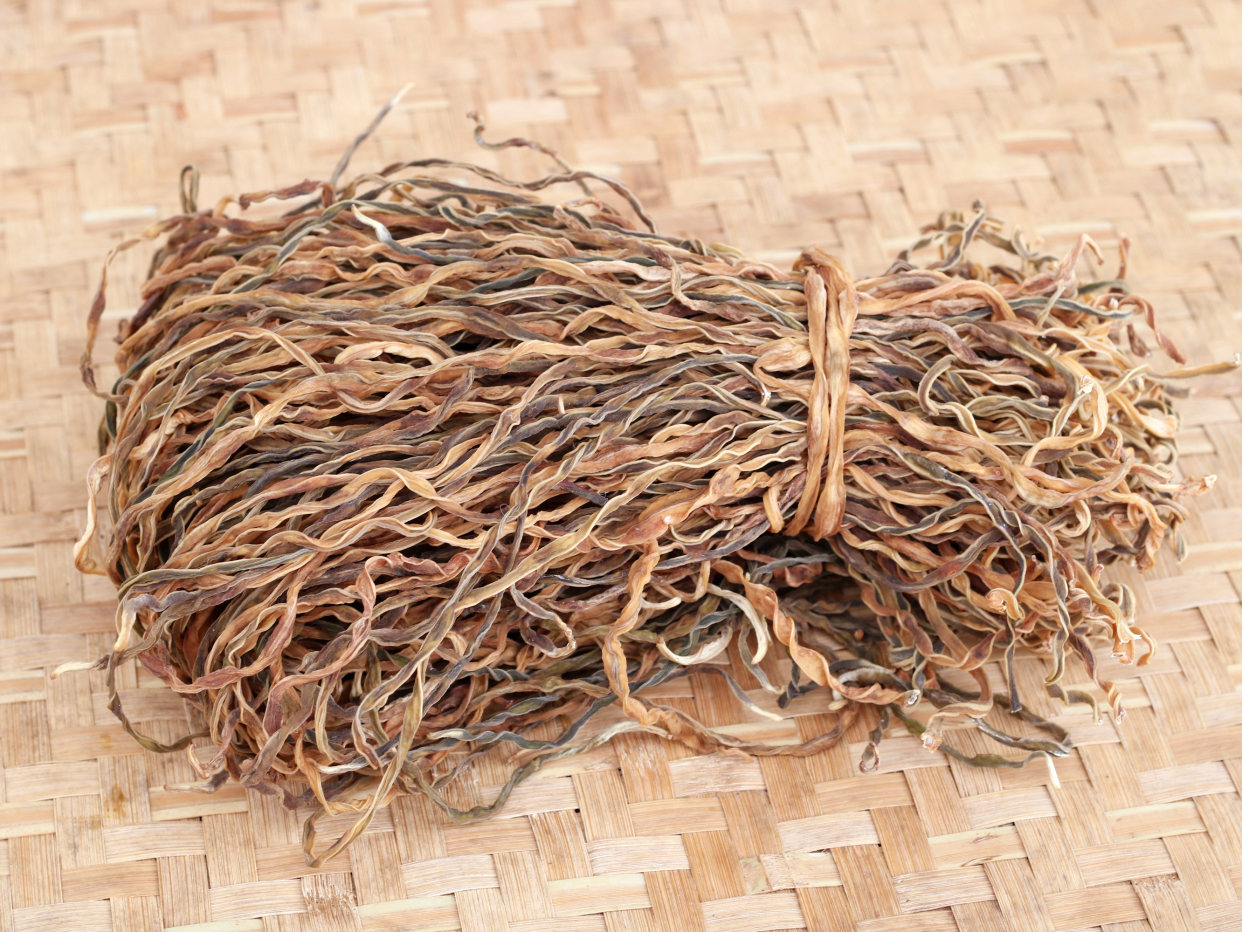 青菜晒干下饭菜,蔬菜焯水晾晒做成下饭菜