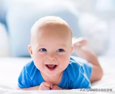 教宝宝翻身的正确方法,婴儿三个月翻身教程