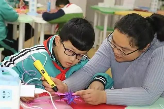 庆元旦师生硬笔书法展,小学庆元旦暨社团成果展活动