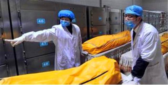 人死之后为何要将肛门堵上？医生说明真相，答案让人细思极恐