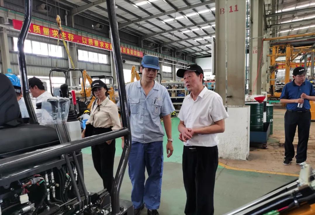 乐善好施被称为“福清哥”记陕西闽发房地产开发公司总经理唐孝标