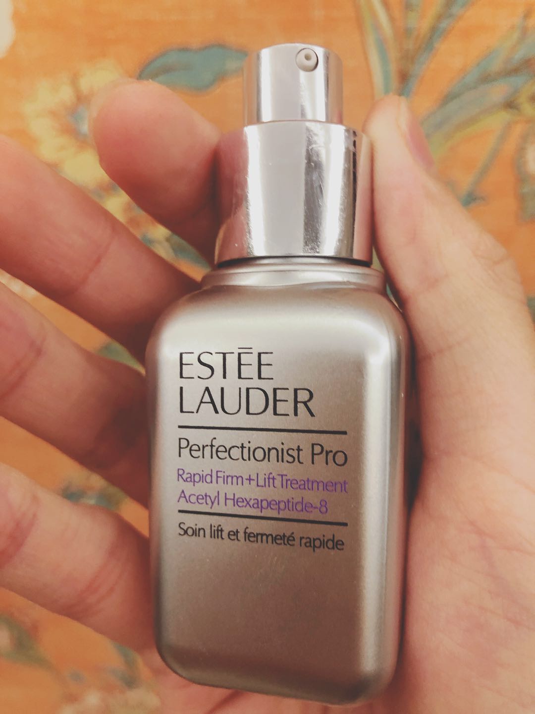 雅诗兰黛线雕精华抹脸刺痛,雅诗兰黛线雕精华能去除法令纹吗