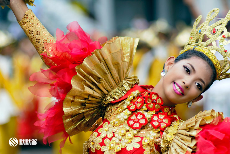 不用去西班牙，3000块就可以参加一年一度的狂欢派对，宿务圣婴节