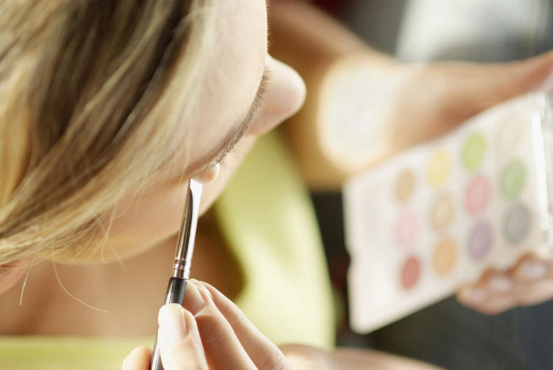 不失真的化妆镜,化妆镜怎么选才真实清晰