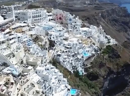 希腊爱琴海圣托里尼岛报团直播,没去过希腊爱琴海畔的圣托里尼