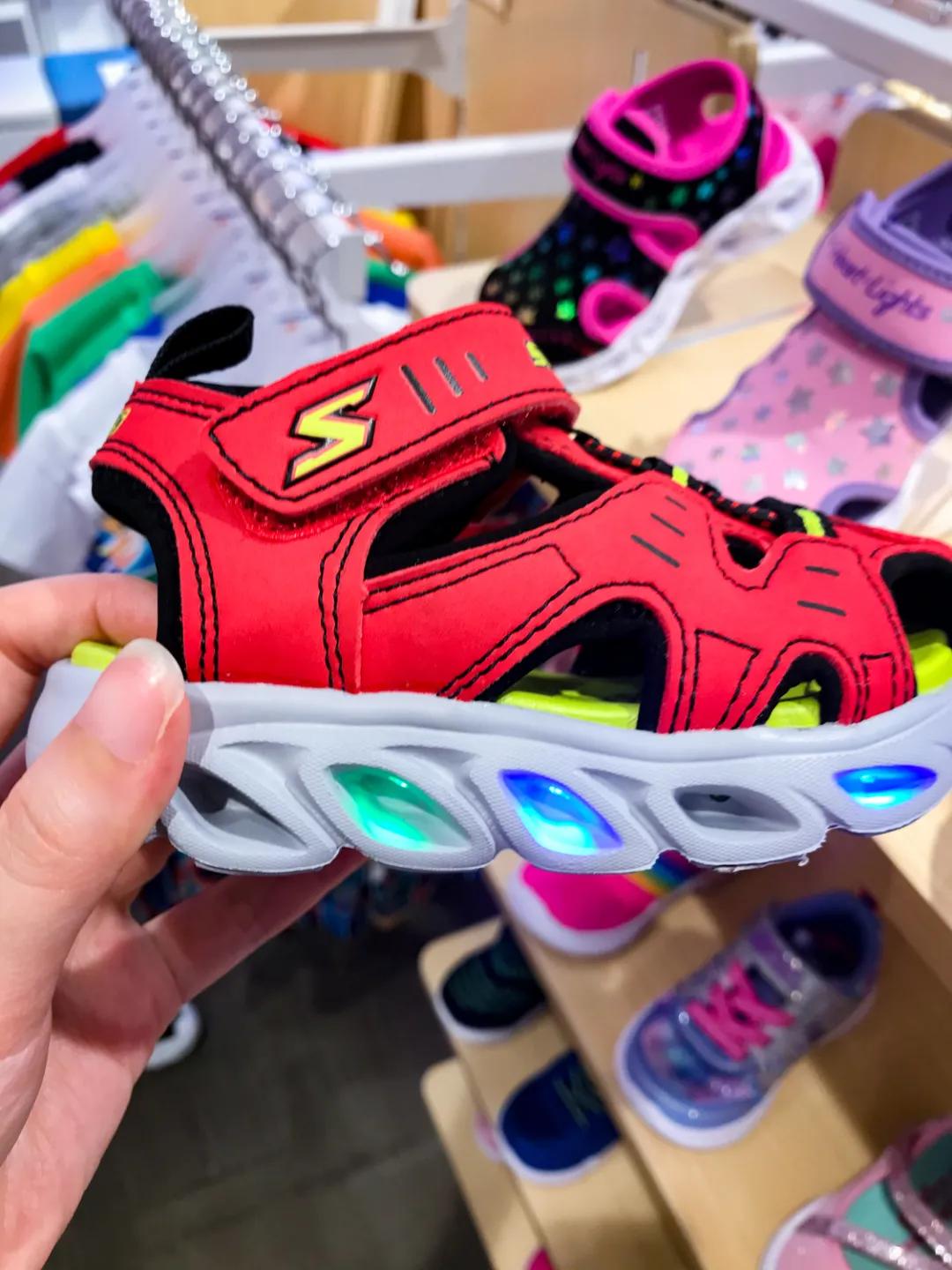 儿童哪一款凉鞋最好,哪个牌子的儿童凉鞋好穿推荐