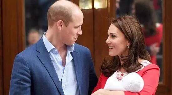 王妃产后被群嘲：肚子里还藏着一个？你所不知道的生育后遗症多可怕