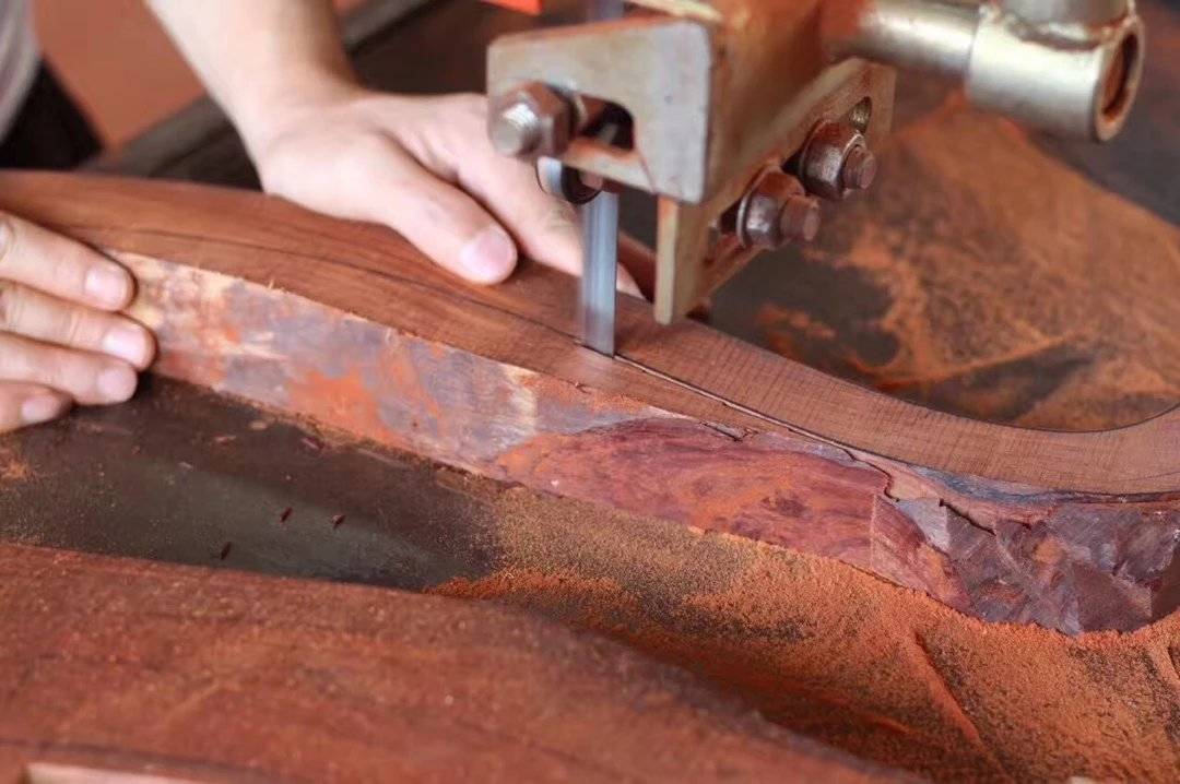 我在拼多多买东西商家发错货了,拼多多买桌子为什么一直不发货