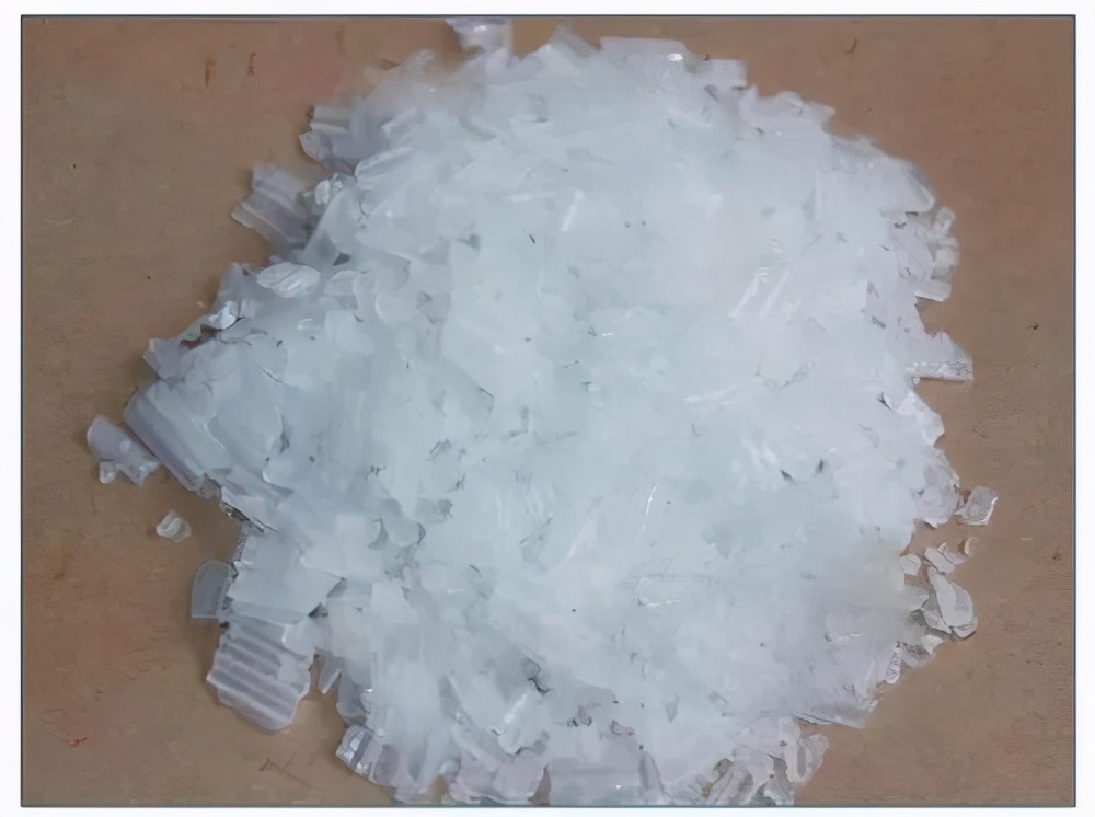 烧碱清洗完厨房餐具还能用吗,烧碱洗餐具用热水还是冷水