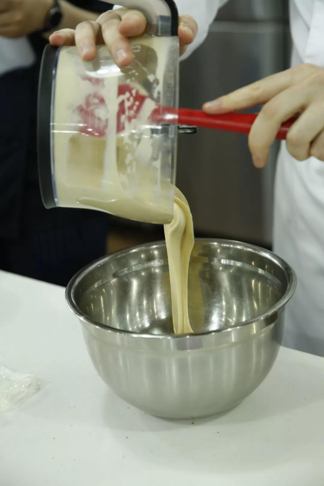 搅拌面团的最佳方法,面团的搅拌的过程