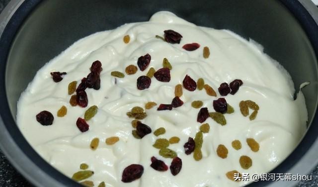 如何做蛋糕简易版无需烤箱电饭煲,电饭煲怎么做蛋糕不用牛奶蛋糕粉