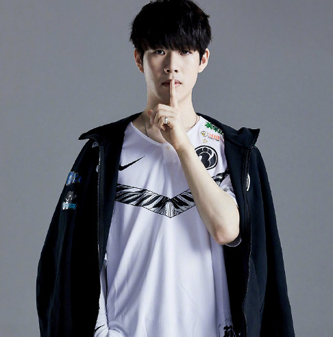 theshy成首发,theshy成韩国形象