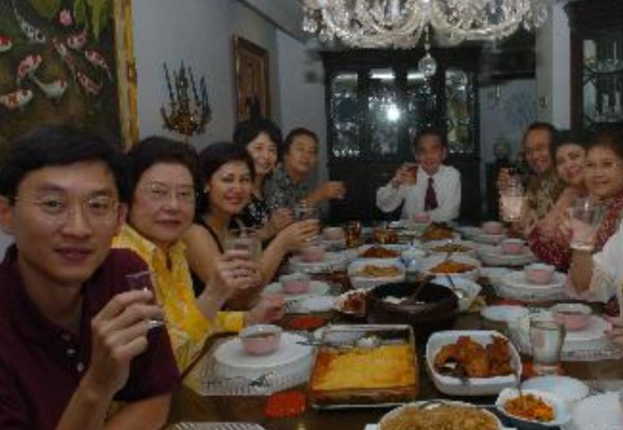 印尼杀了50万华人的原因,印尼杀了50万华人纪录片