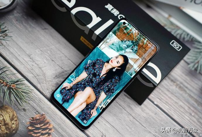 realme真我gt黄色沉浸式开箱,realme全新性能旗舰真我gt发布