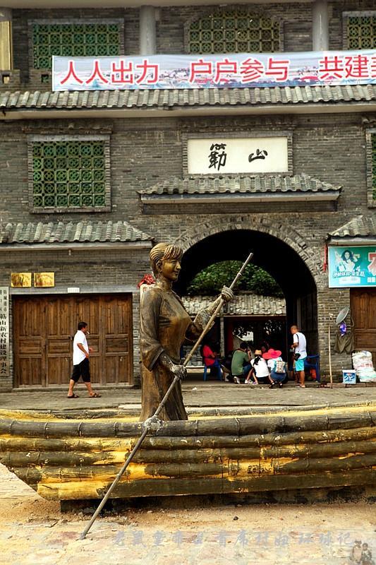 一条旅游路线打通欧亚,一条沿中国边界自驾游的路线