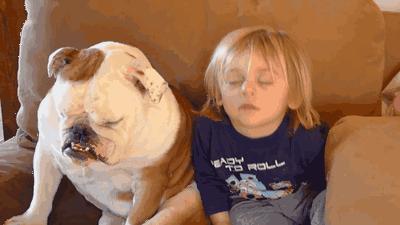 千万不要给孩子玩网红玩具,家长必须记住孩子玩的危险玩具