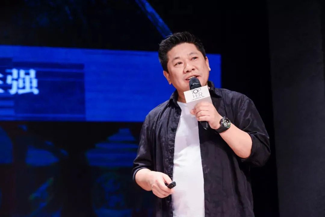 “背背佳之父”杜国楹,如何收割“智商税”?