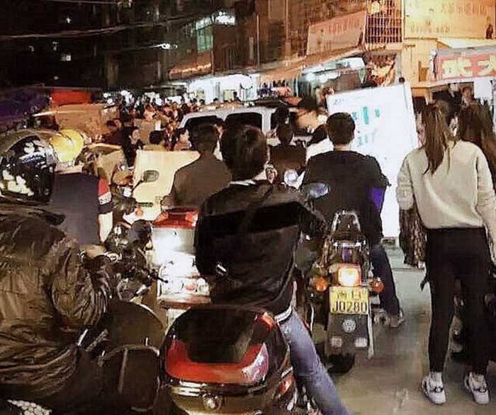 白天不做生意晚上人声鼎沸的鞋城-福安电商城