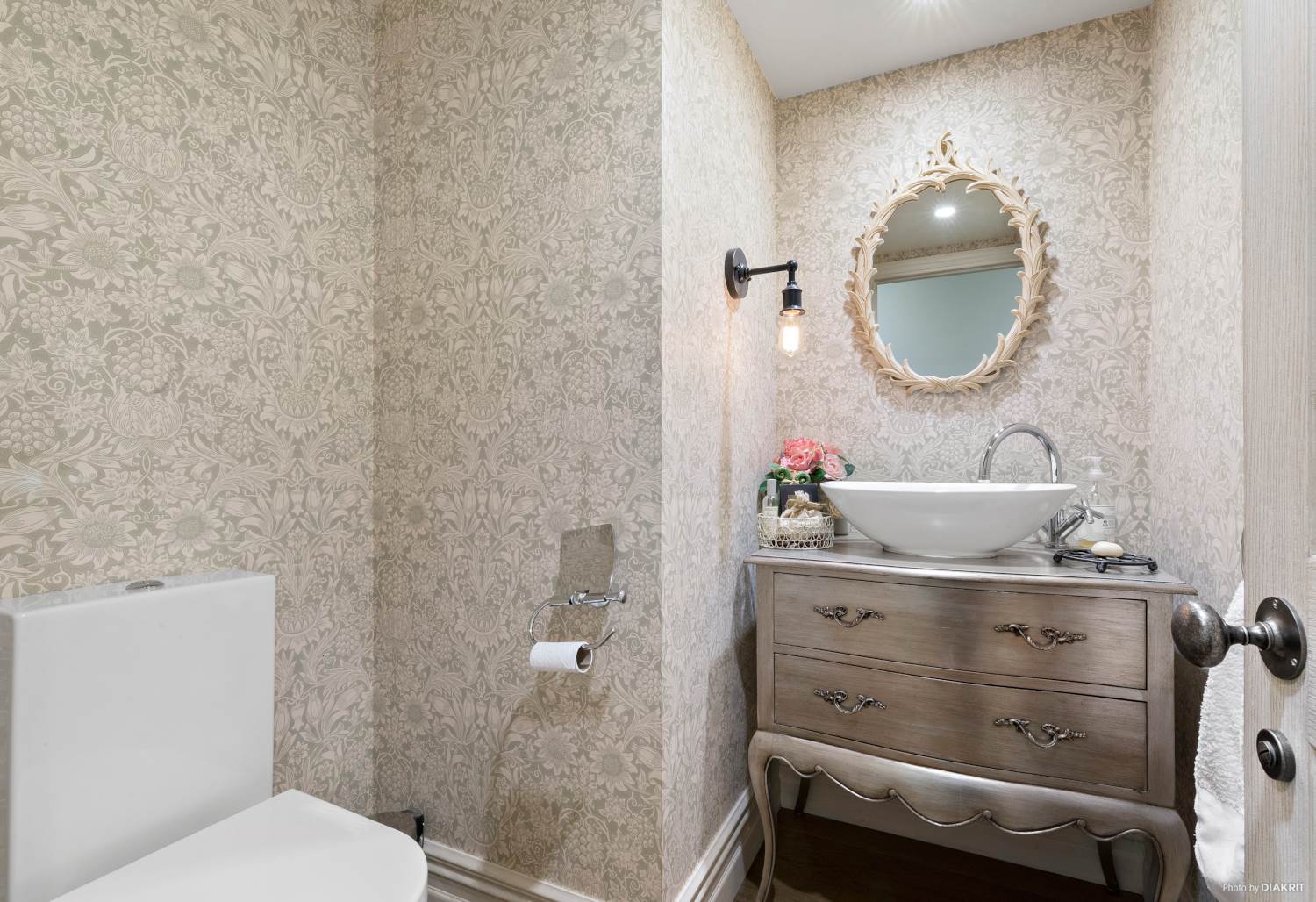 买房送劳斯莱斯,十亿豪宅送劳斯莱斯