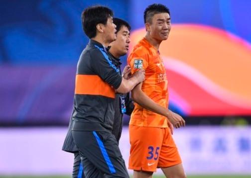 戴琳怒怼鲁能完整视频,戴琳飞铲事件