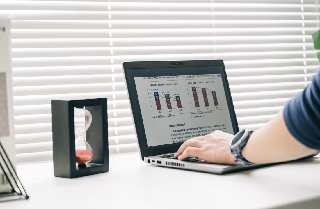 商务游戏两用笔记本性价比高,商务游戏两不误笔记本