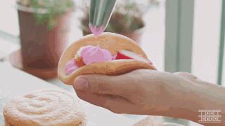 不用去韩国排队,也能吃到火爆的ins的LeBreakLab草莓蛋糕卷