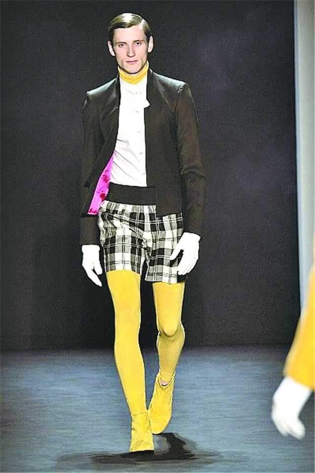 长筒线袜配高跟鞋,蕾丝长筒袜除了配高跟还有啥