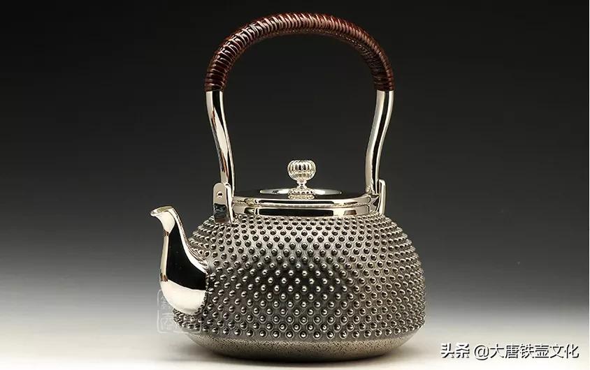 这壶上这么丑的纹饰居然是工艺的代表？